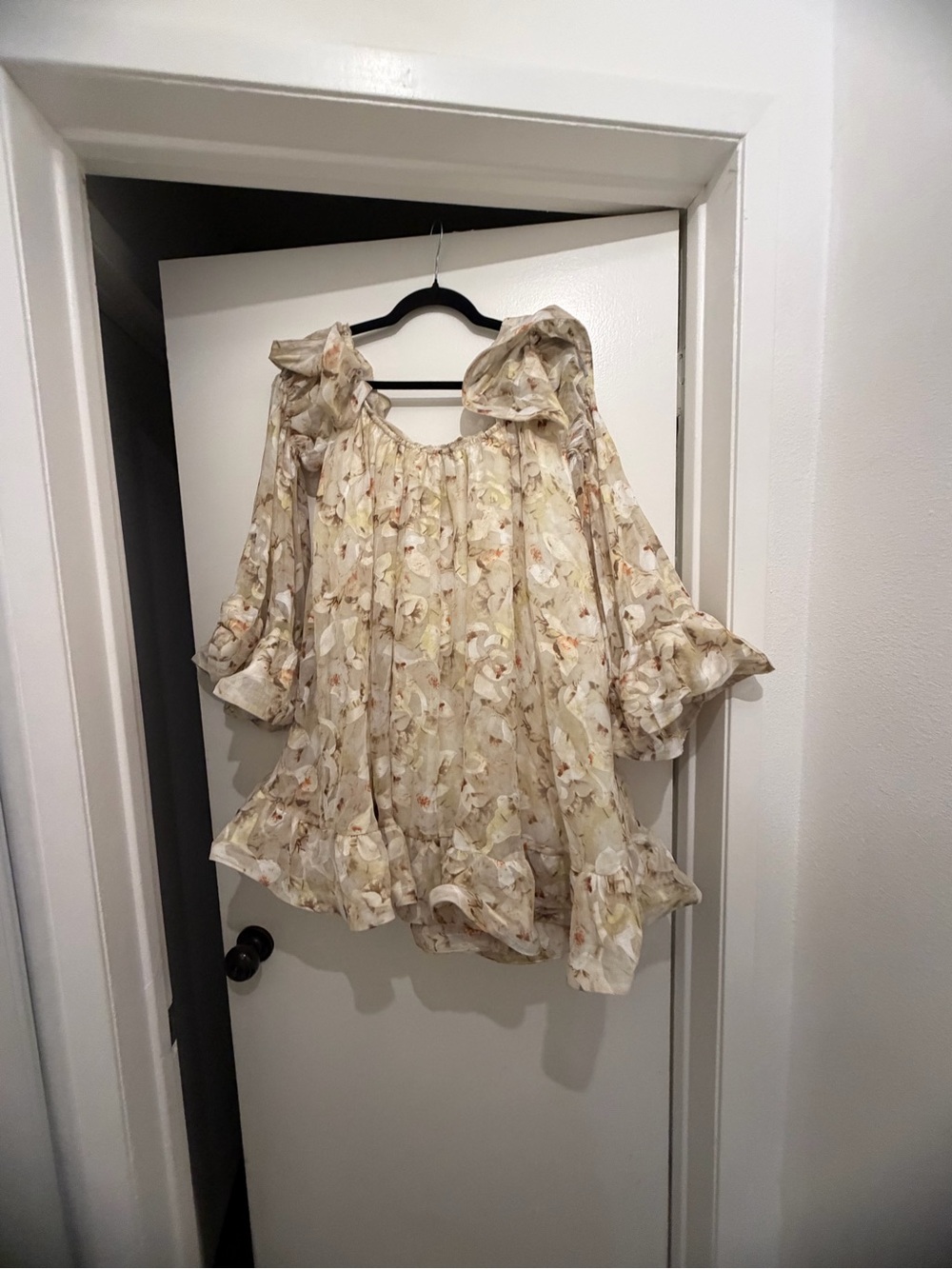 Missguided Cream Floral Ruffle‎ Blouse